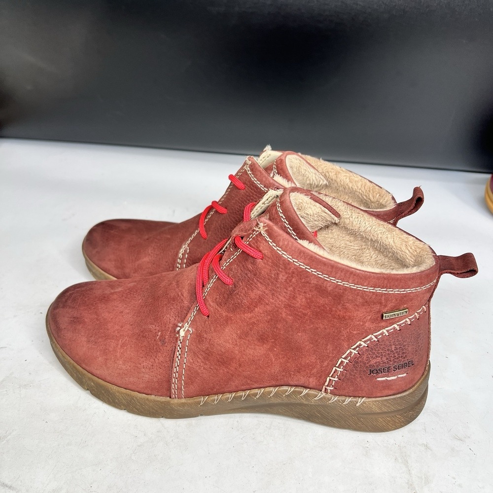 Josef Seibel Maren 02 Red Suede Sherpa Lined Chukka Boots Womens 9 EU 40